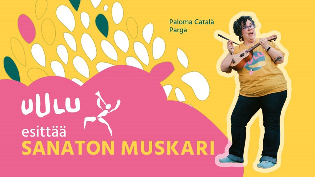 Kuvassa nainen laulaa ukulele kädessä keltaisella pohjalla. Tekstinä pinkillä pohjalla lukee Uulu esittää Sanaton muskari.